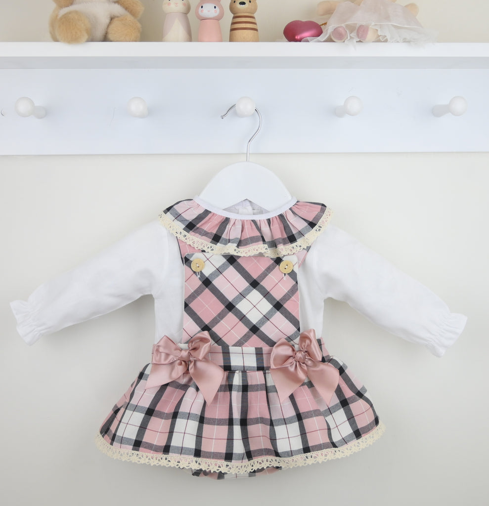 Mara Outfit
